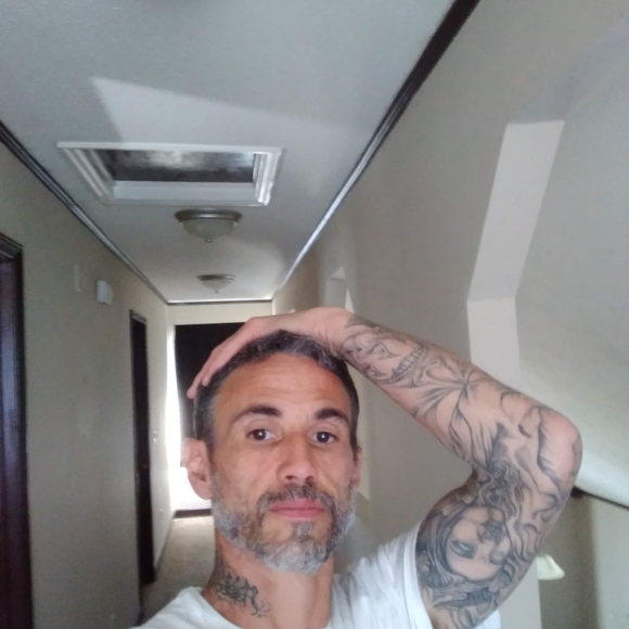 Meet your Posher, Robbie - Picture 5 of 8